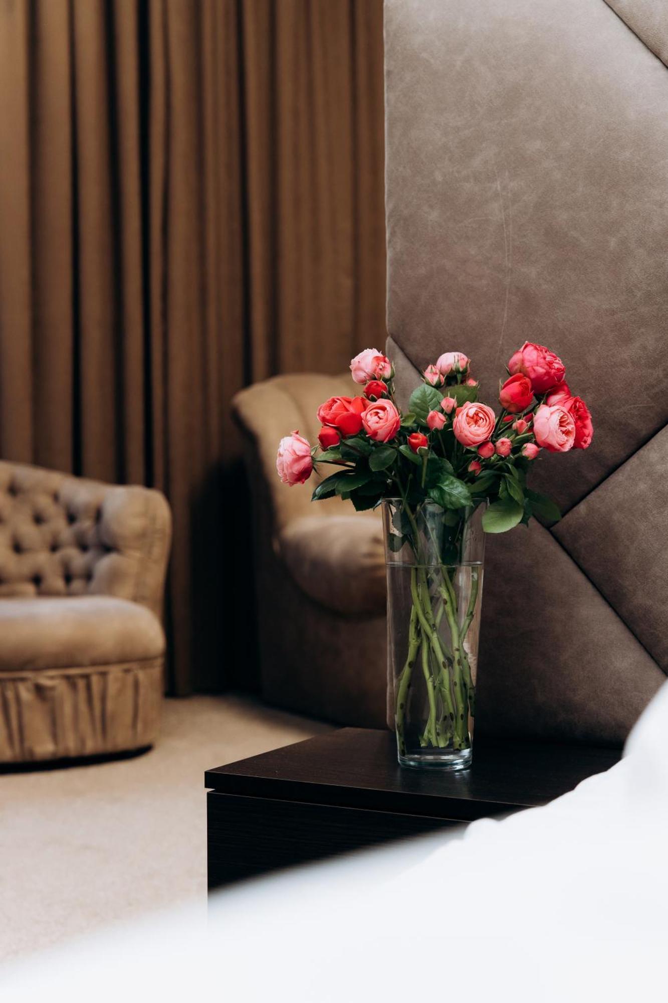 Eduard Hotel ウージュホロド エクステリア 写真